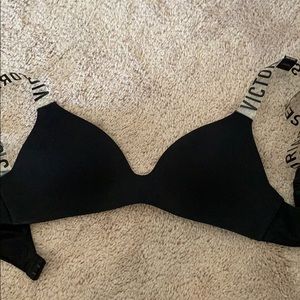 Victoria’s Secret NWT 34 B bra